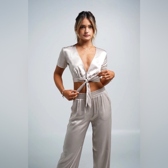 VALE Genta Poppy Pant and Dulce Top in Champagne Set - Picture 2 of 11